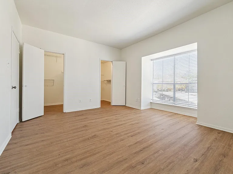2100 Tanglewilde St #514 — Photo 9