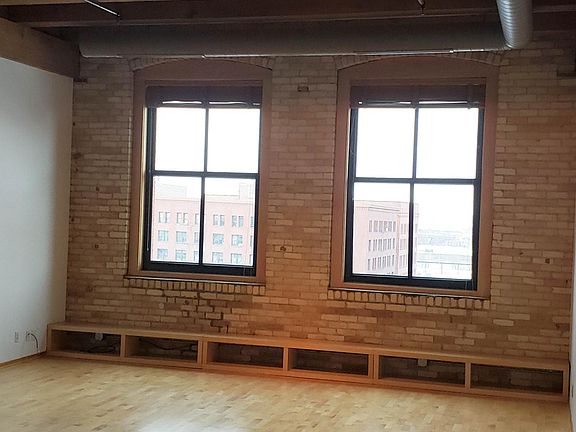 3rd image of 289 5th St E Unit 404