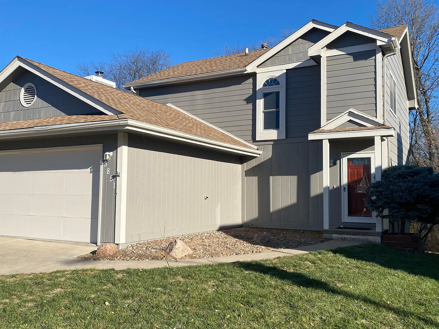 4 bed, 2.5 bath, 1455 sqft, $1,995 — Photo 2
