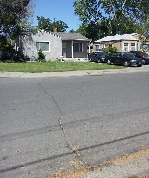 2nd image of 967 Las Palmas Ave