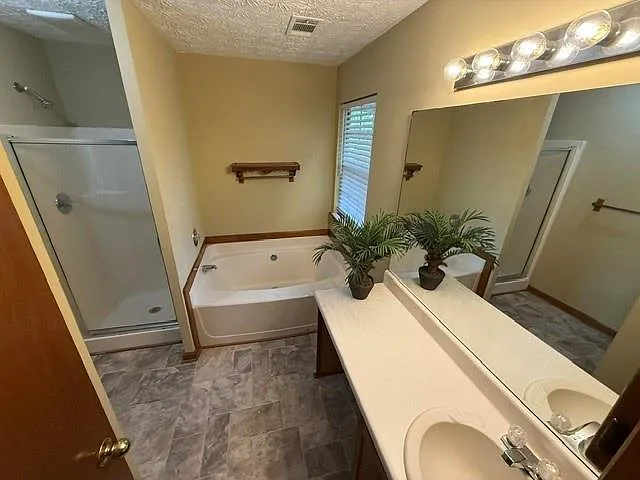 8351 Post Oak Ct — Photo 10