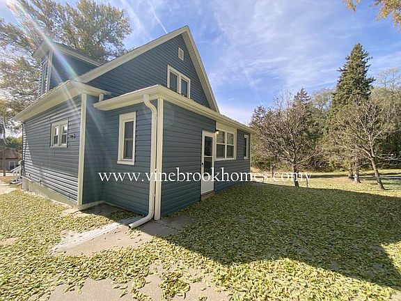 2nd image of 318 W Oak St
