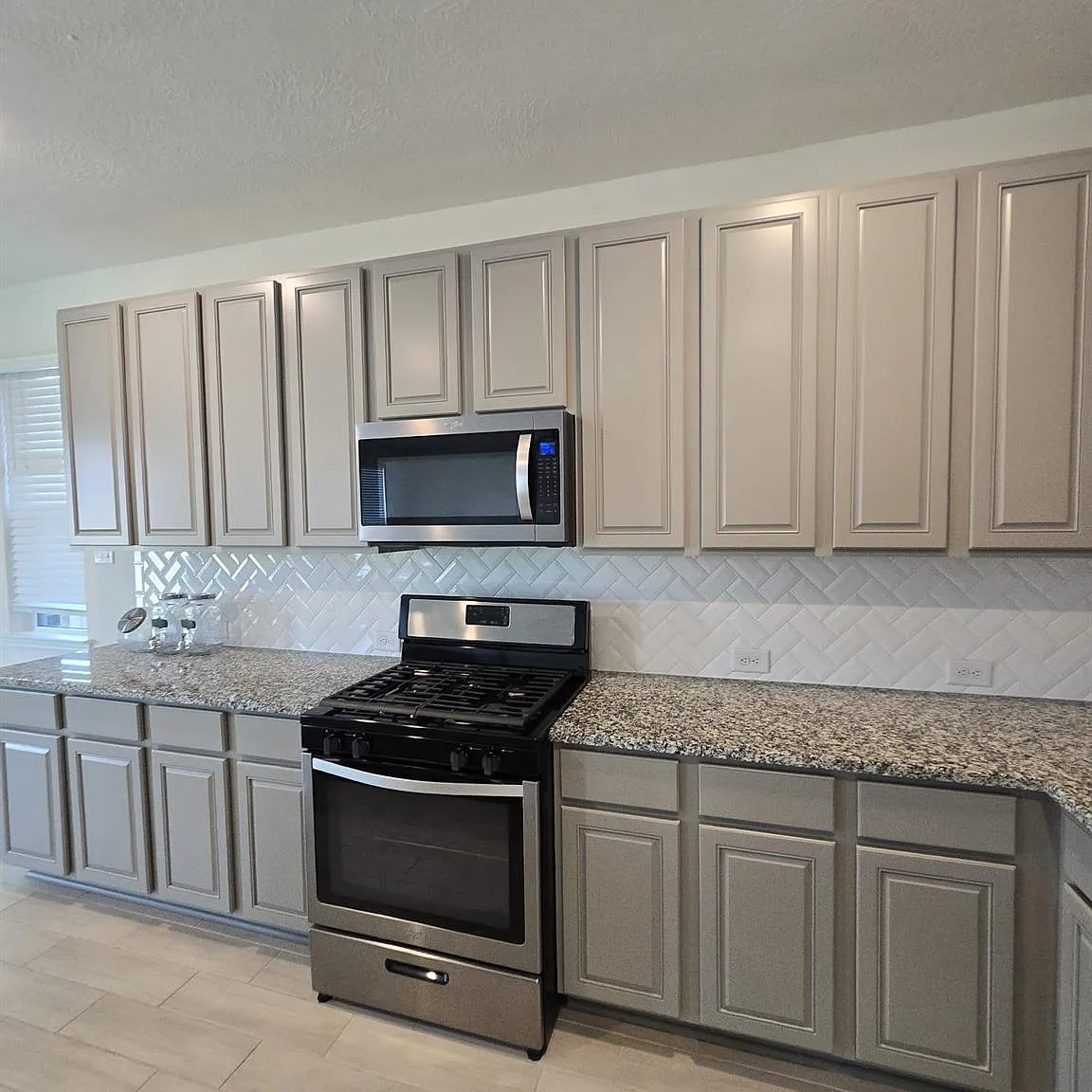 4 bed, 2.5 bath, 2650 sqft, $2,600 — Photo 4