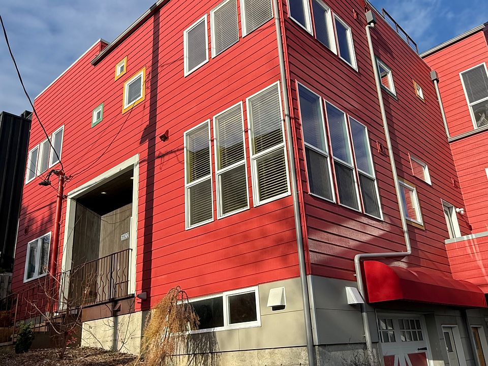 Townhouse viewed from S State St.