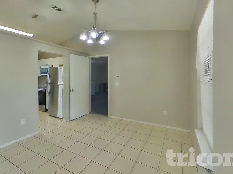 8008 Windy Hill Way — Photo 4