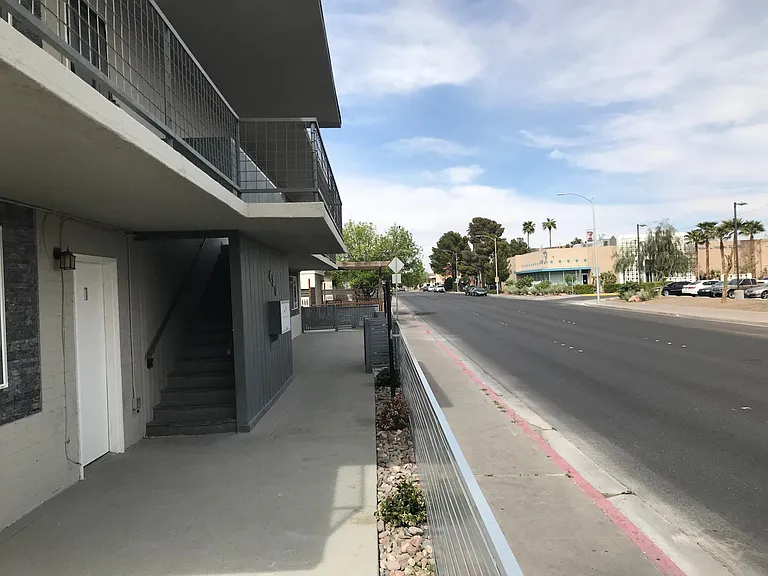 1114 E Clark Ave — Photo 13