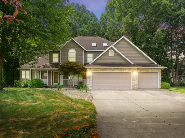 5005 Deerwood Trl, Stevensville, MI 49127