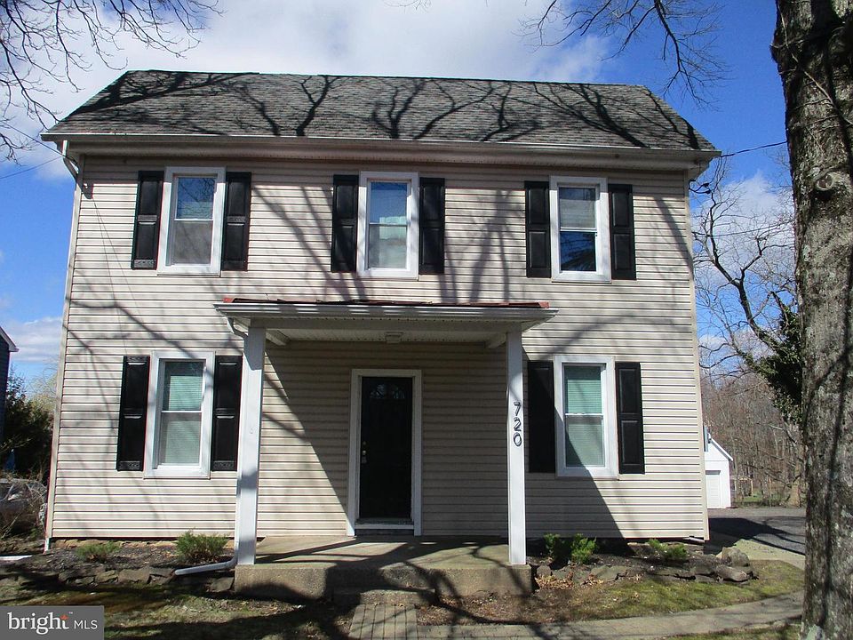 1st image of 722 Hilltown Pike