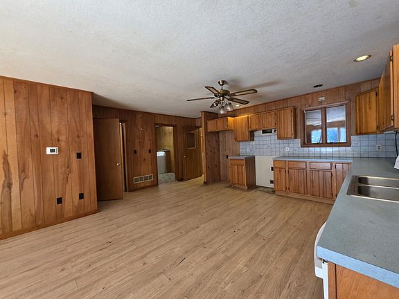 5th image of 2145 Urman Rd
