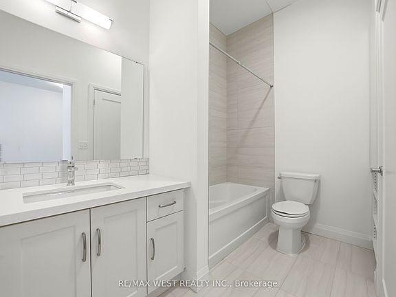4th image of 30 Hamilton St S #101