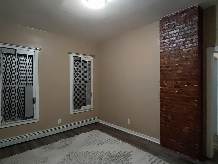 71 Crystal St #Penthouse 2 — Photo 3