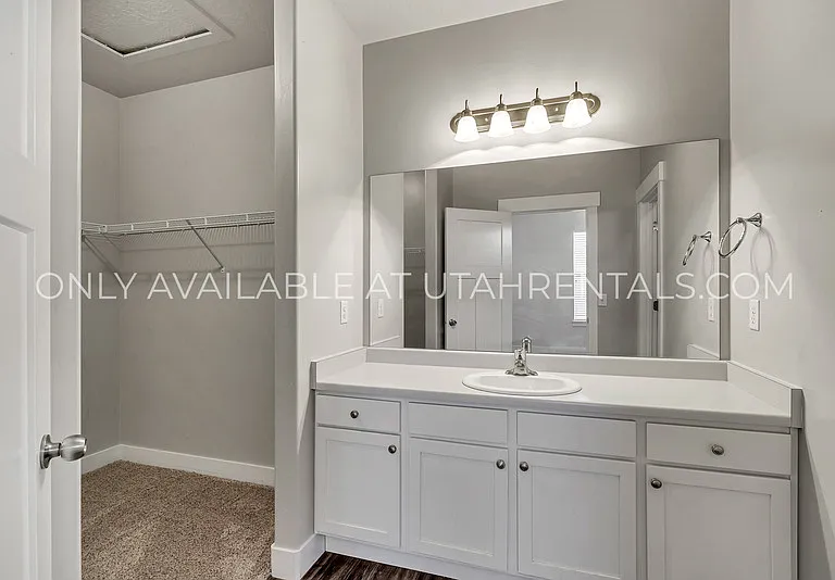 97 W Silver Springs Dr — Photo 15