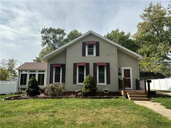 607 Marshall Ave, Paris, IL 61944