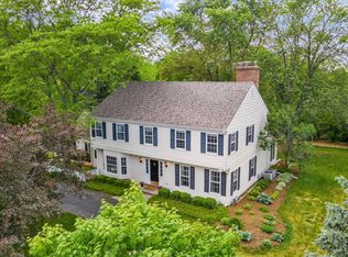 9905 N Lamplighter Ln, Mequon, WI 53092