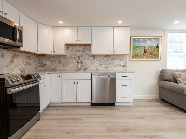 154 Newbury St #37, Peabody, MA 01960