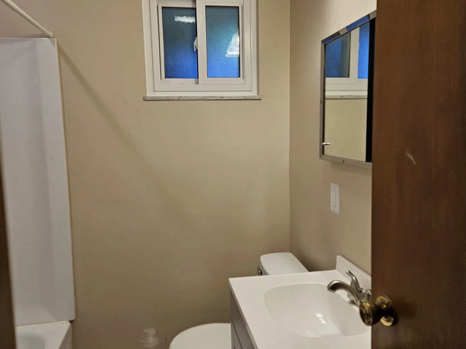 3 bed, 988 sqft, $1,800 — Photo 4