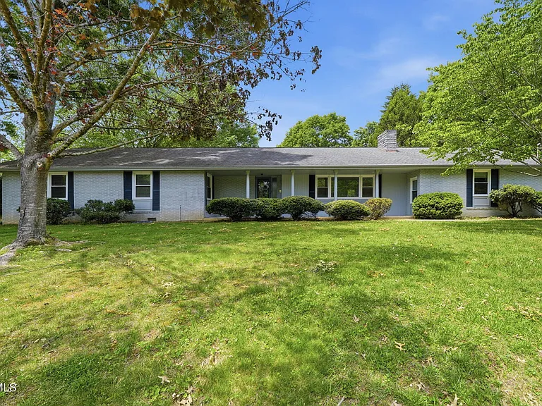 808 Chippendale Rd — Photo 1