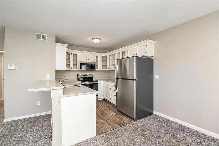 701 Canyon Dr #701 — Photo 4