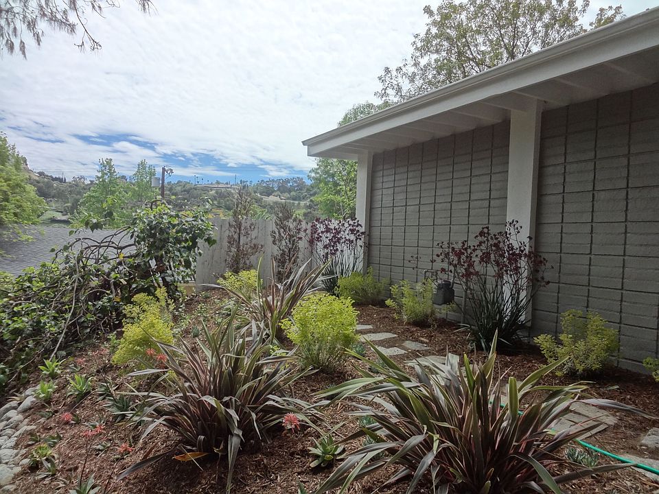 1st image of 3609 Sapphire Dr