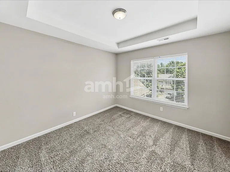 204 Annesbury Ln — Photo 16