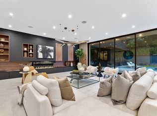 9031 Alto Cedro Dr, Beverly Hills, CA 90210