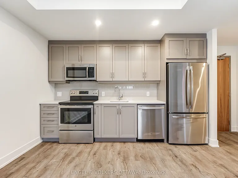 280 Crichton St #302 — Photo 16
