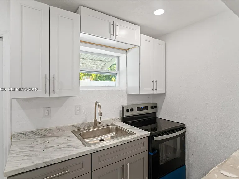 3521 NW 18th Pl — Photo 36