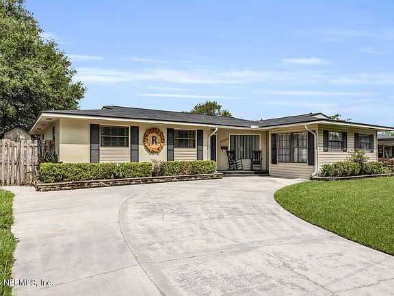 3rd image of 11504 AVERY Drive