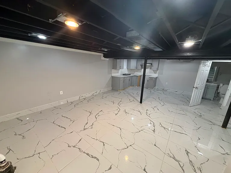 18026 Outer Dr — Photo 10