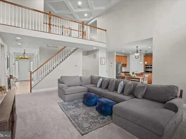 9141 Autumn Glory Ln, Bristow, VA 20136