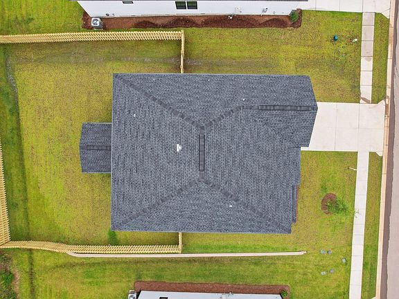 4th image of 140 Collins Cove Dr