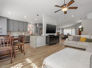 157 S Mercedes Rd, Fallbrook, CA 92028