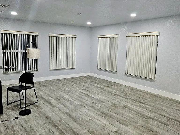 2953 NW 10th Ct — Photo 4
