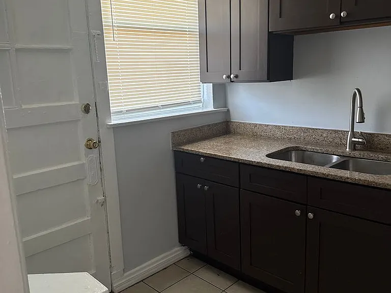 SPACIOUS 2 BEDROOM APARTMENTS AVAILABLE — Photo 72