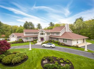 11 N Hill Dr, Lynnfield, MA 01940