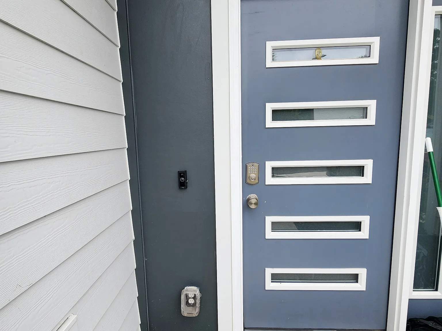 3 bed, 2.5 bath, 1500 sqft, $1,900 — Photo 2