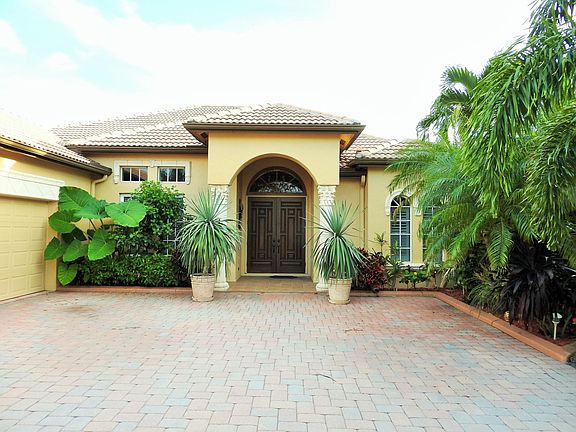 3rd image of 933 SW Grand Reserve Boulevard