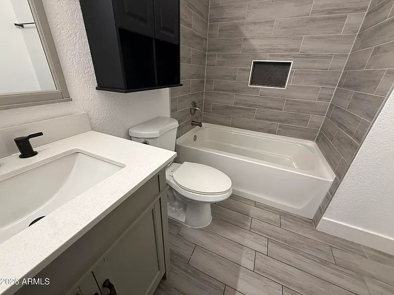 2116 E Marconi Ave — Photo 13