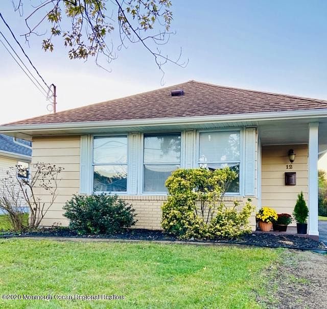 1st image of 12 Palisades Dr