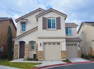 3027 Roche Ln, Clovis, CA 93619