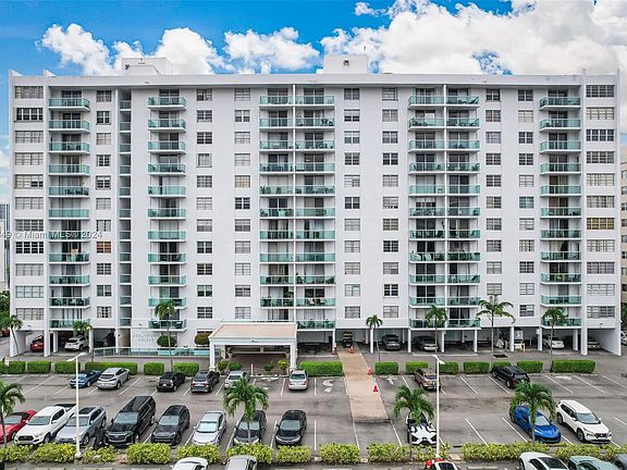 2nd image of 2841 NE 163rd St APT 908