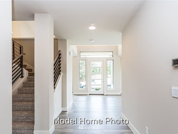 Model Home Photo - Same floor plan(Front Entry)