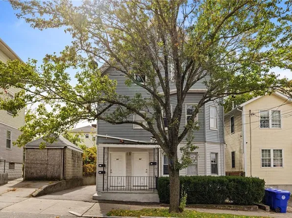 90 Rosedale St, Providence, RI 02909