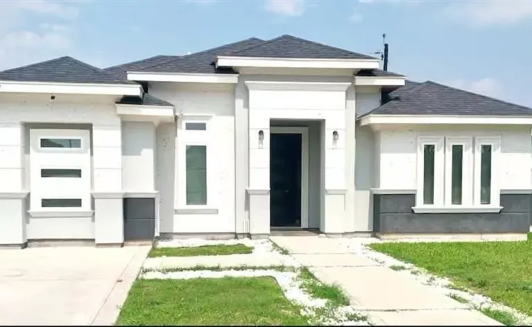 807 Lark St — Photo 1