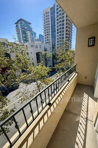 301 W G St #307 Photo 1