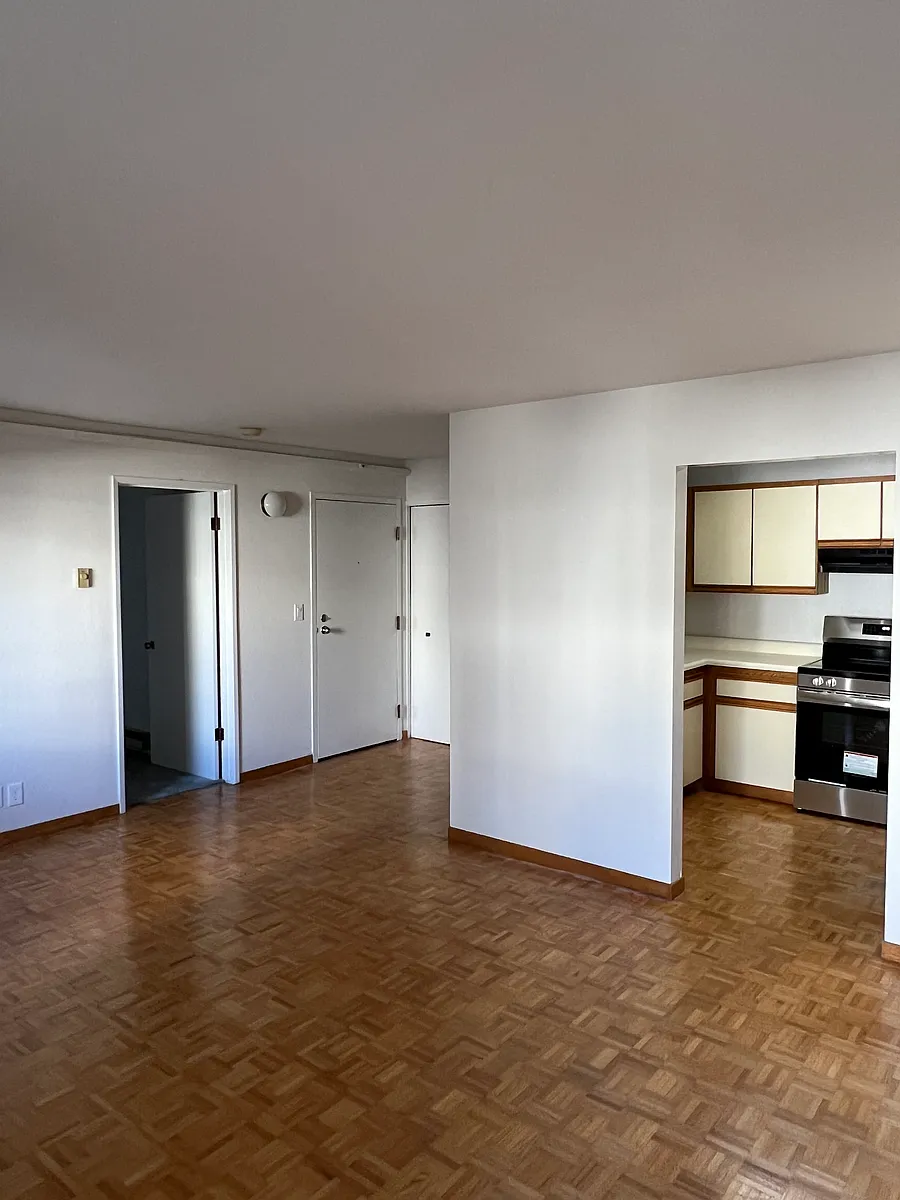 Building Photo - 320 Peninsula Ave #312
