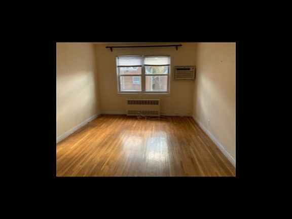 4th image of 19304 37th Ave #1