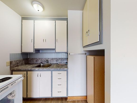 2nd image of 2039 26th Ave SW #4