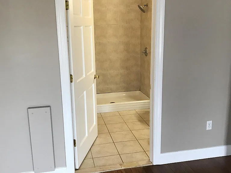 910 Main St #3B — Photo 8