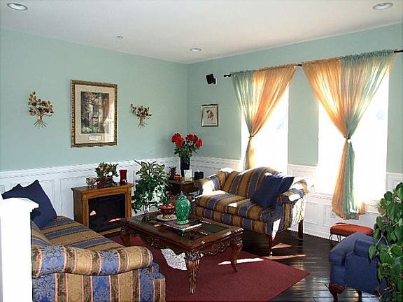 2nd image of 2905 Rocky Mountain Dr
